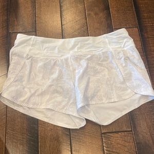 Lululemon Speed Up, size 10, 4inch